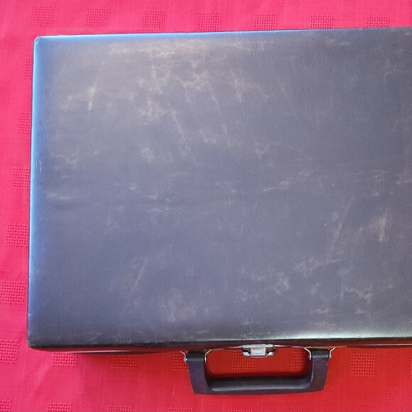 BMI BEAUX MERZON INC CASSETTE TAPE CARRYING/STORAGE CASE FAUX LEATHER HOLDS 30 - Picture 2 of 16